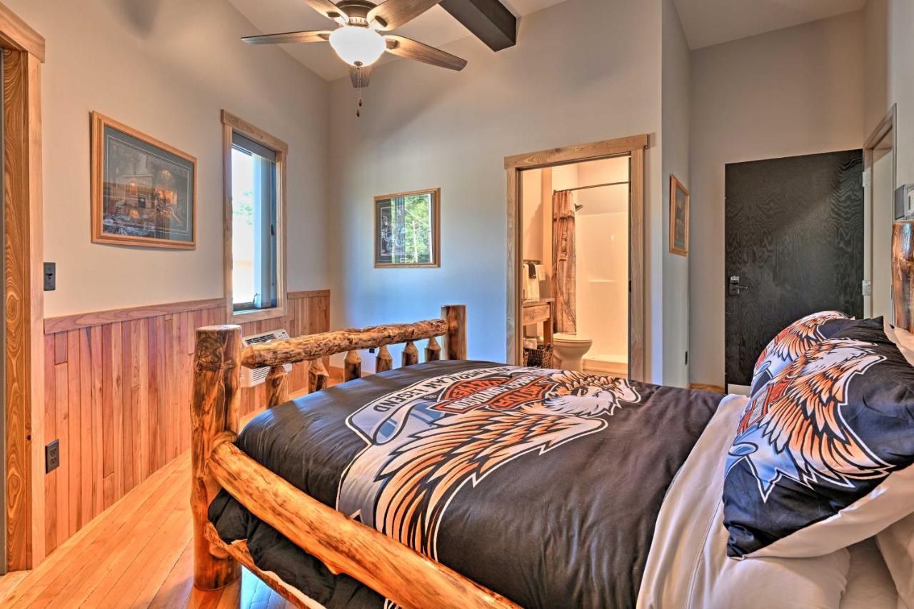 Massive Hatfield Loon Lodge With Roller Rink Bagian luar foto